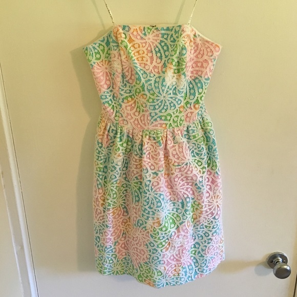 Lilly Pulitzer Dresses & Skirts - Lilly Pulitzer Floral Lace Dress